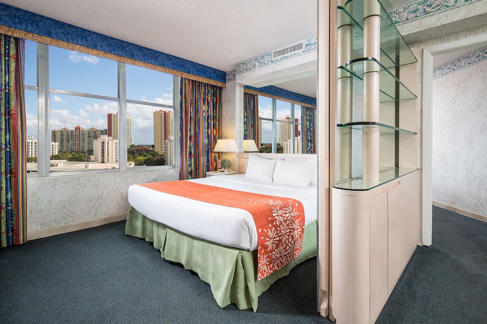 The Sunny Miami Sunny Isles Beach, Curio Collection by Hilton 9/34