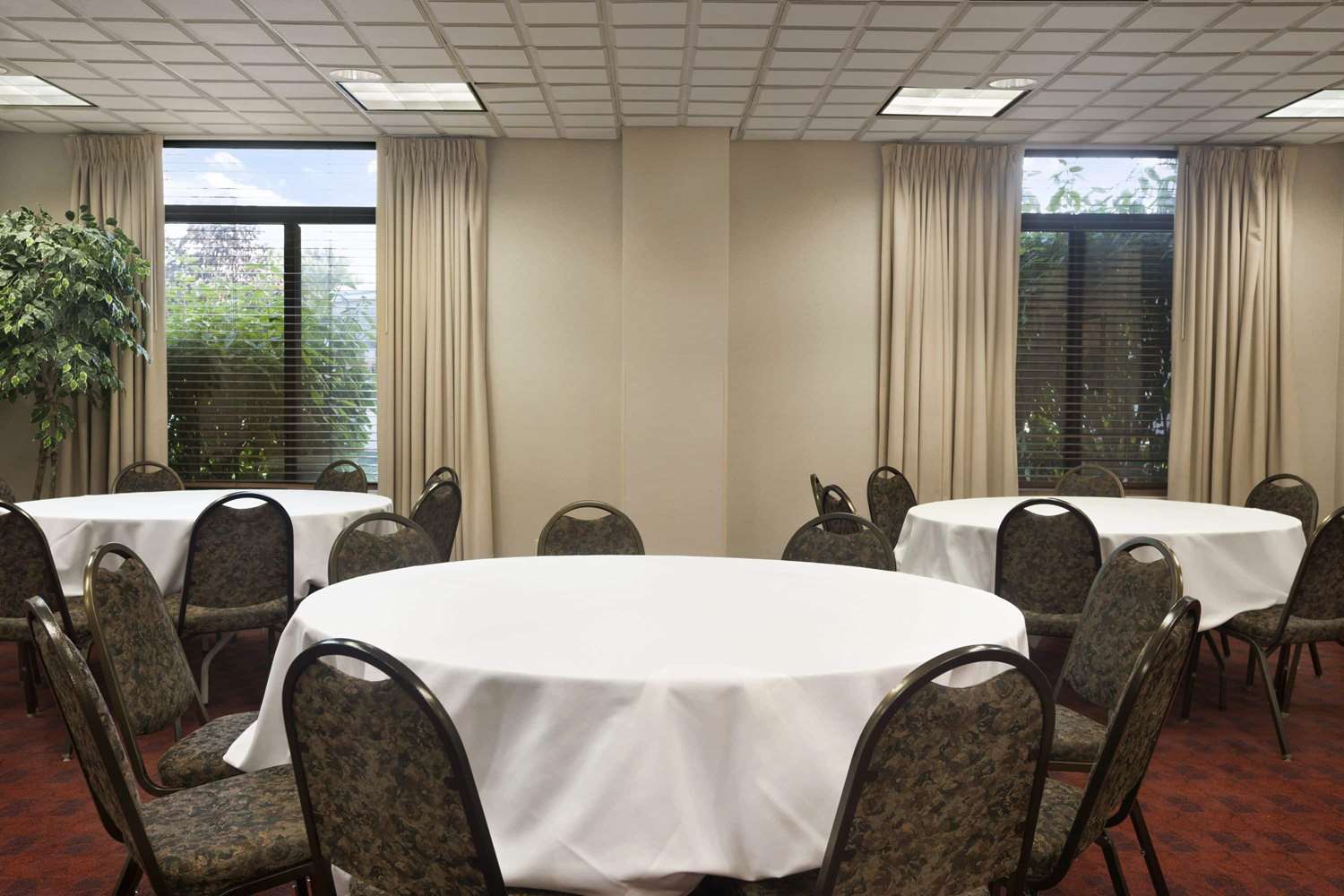 Wingate by Wyndham Schaumburg / Convention Center 55/72