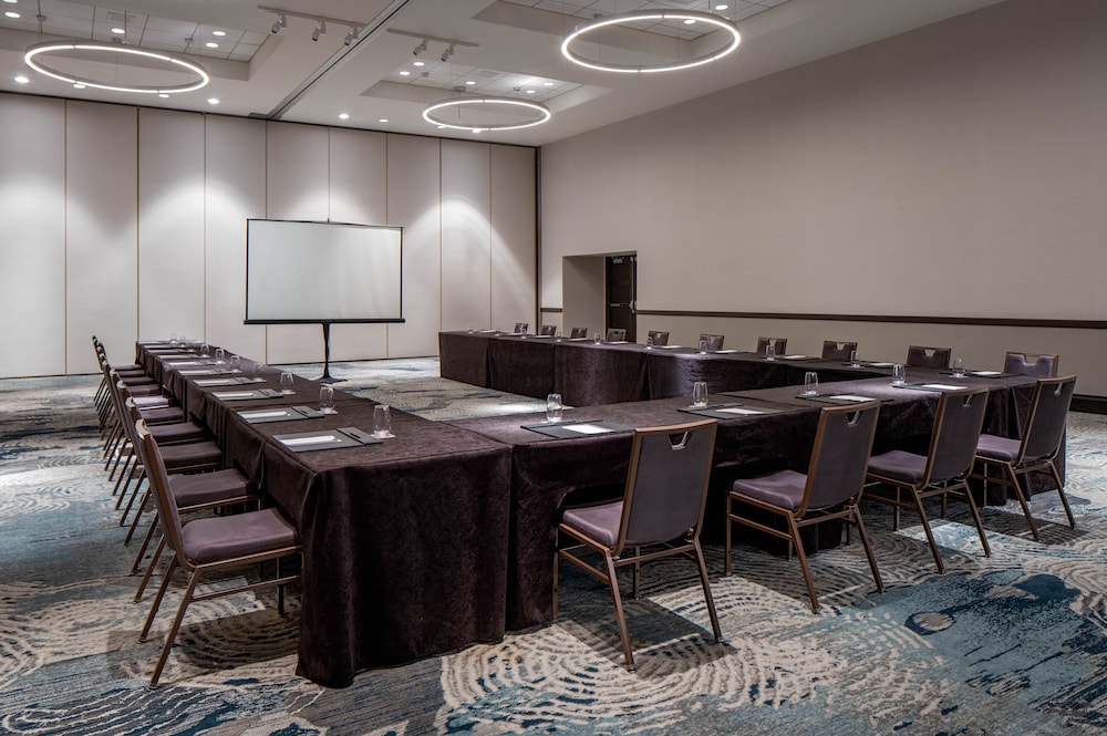 Hyatt Regency Indianapolis 61/69