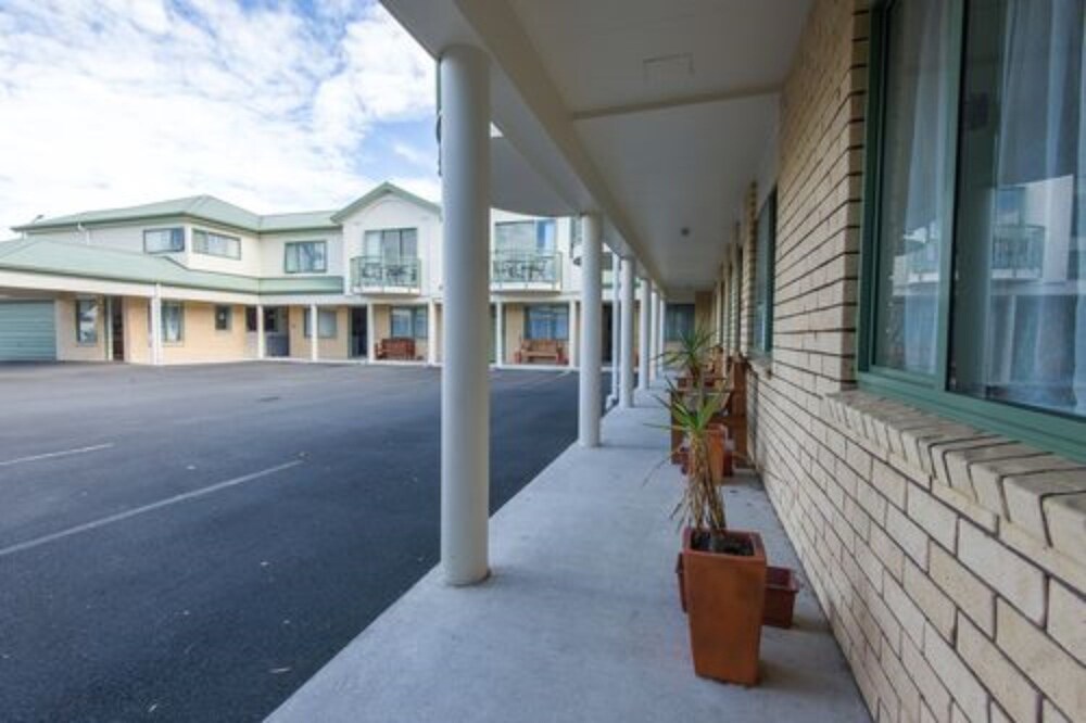 Hamilton Settlers Motor Lodge 34/37
