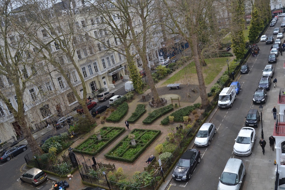 Hyde Park Court 46/50