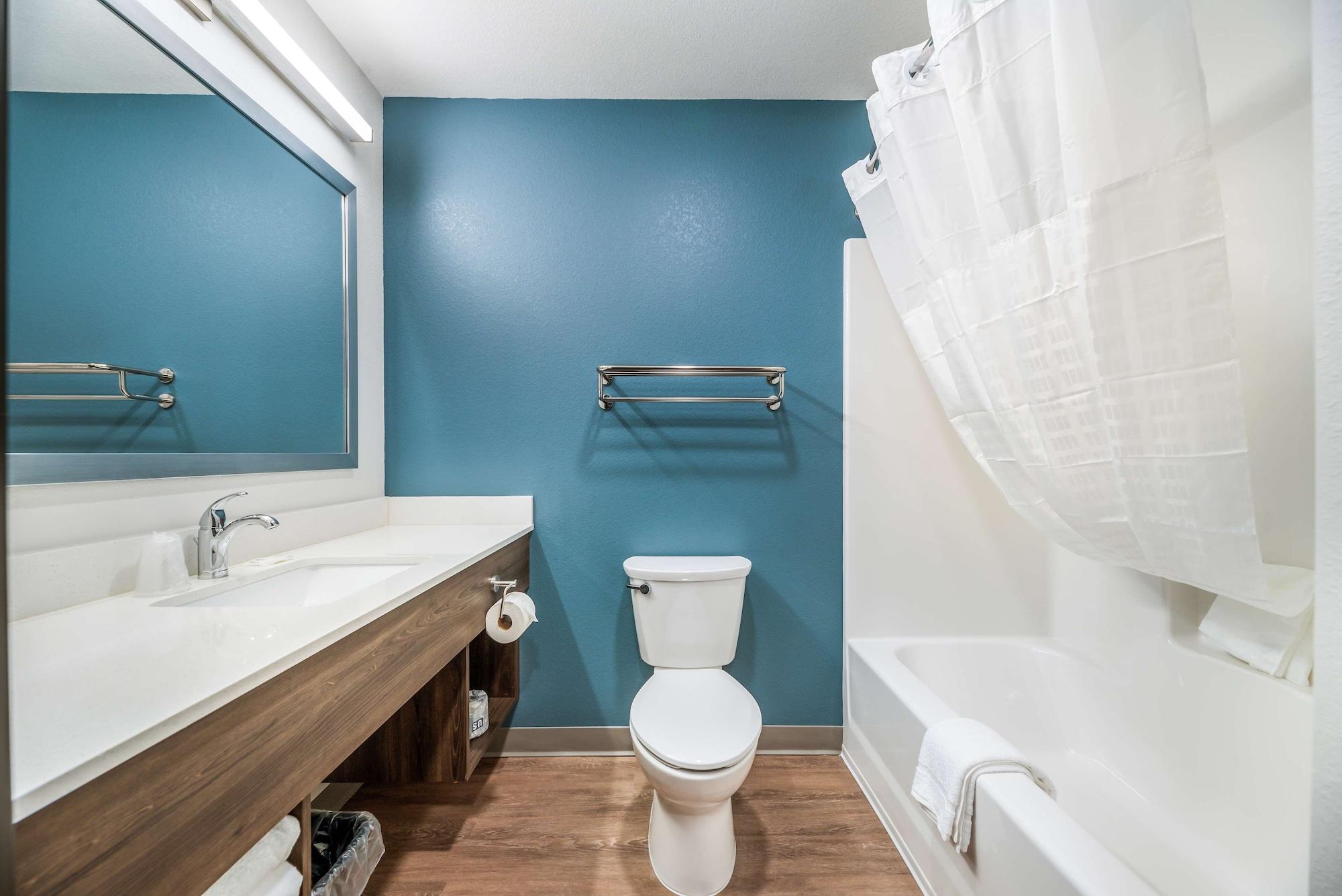 WoodSpring Suites Orlando Kissimmee Maingate 42/43