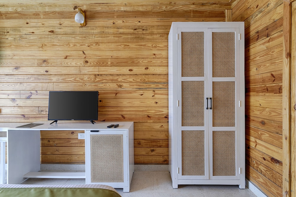 Aralea Beach Resort by Stone Wood Morjim 25/47