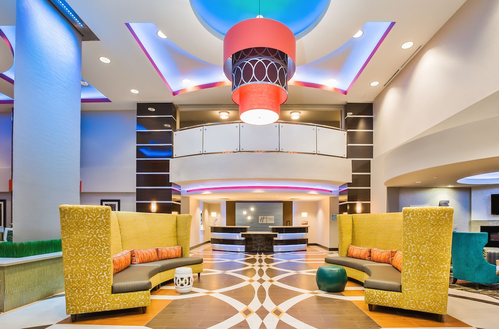 Holiday Inn Express Suites Eureka 38/56
