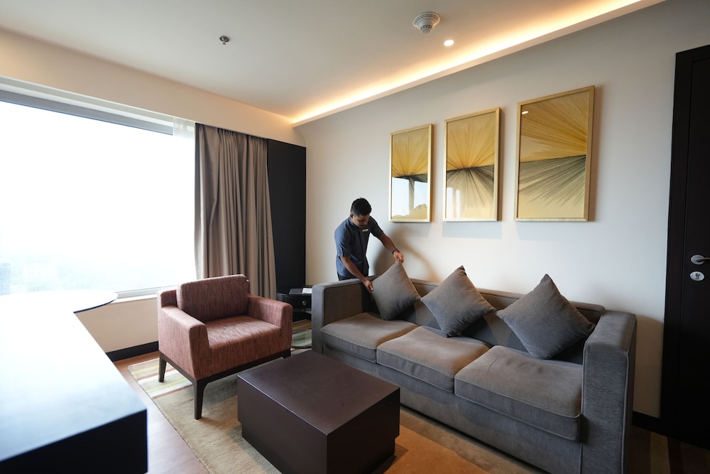 Courtyard Navi Mumbai 26/50