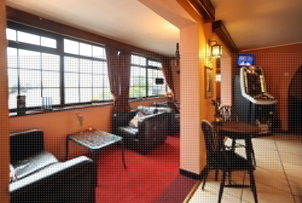 The West Country Inn 33/61