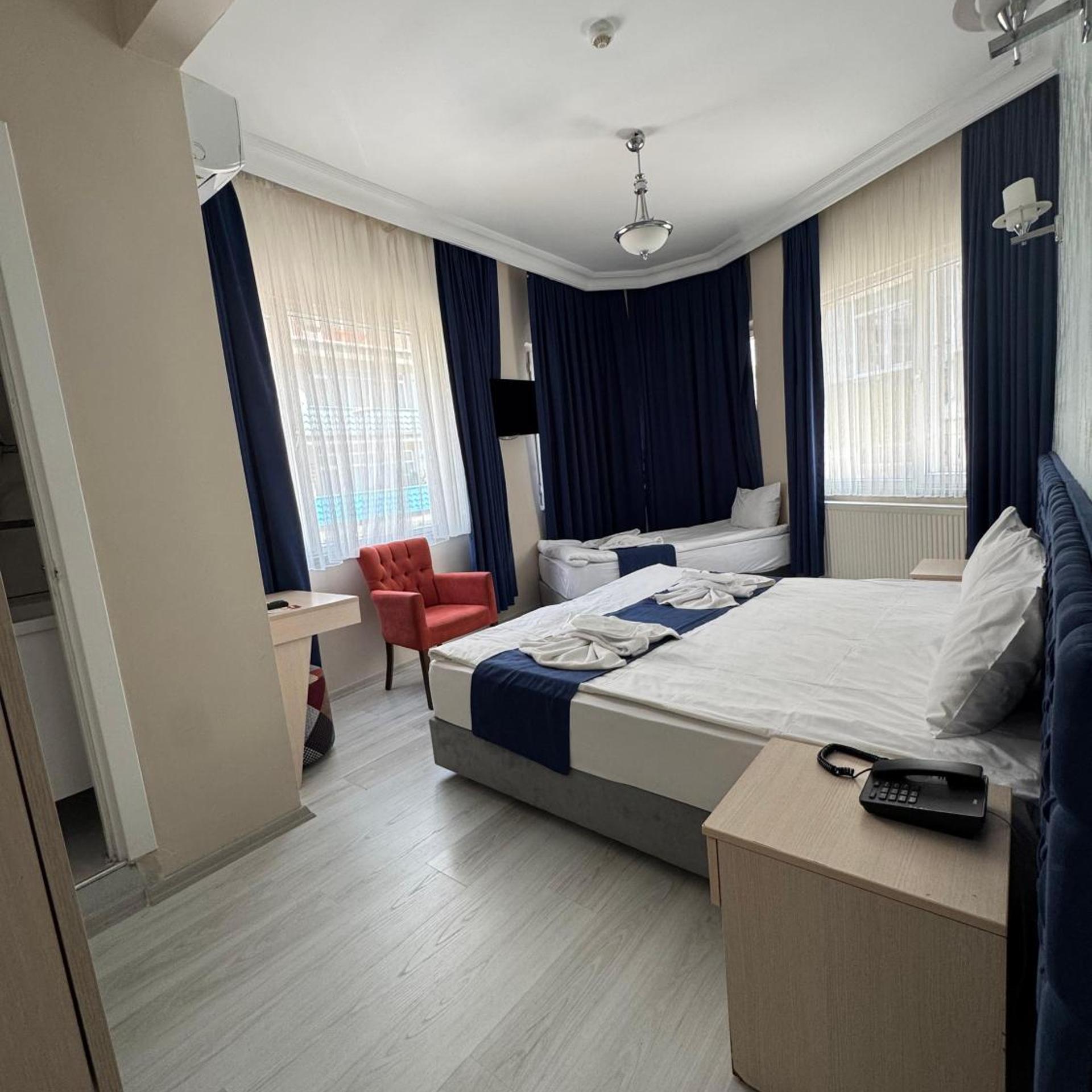 Room, Triple