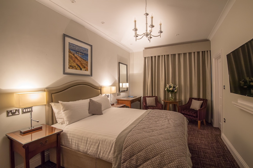 Norfolk Royale Hotel 13/75