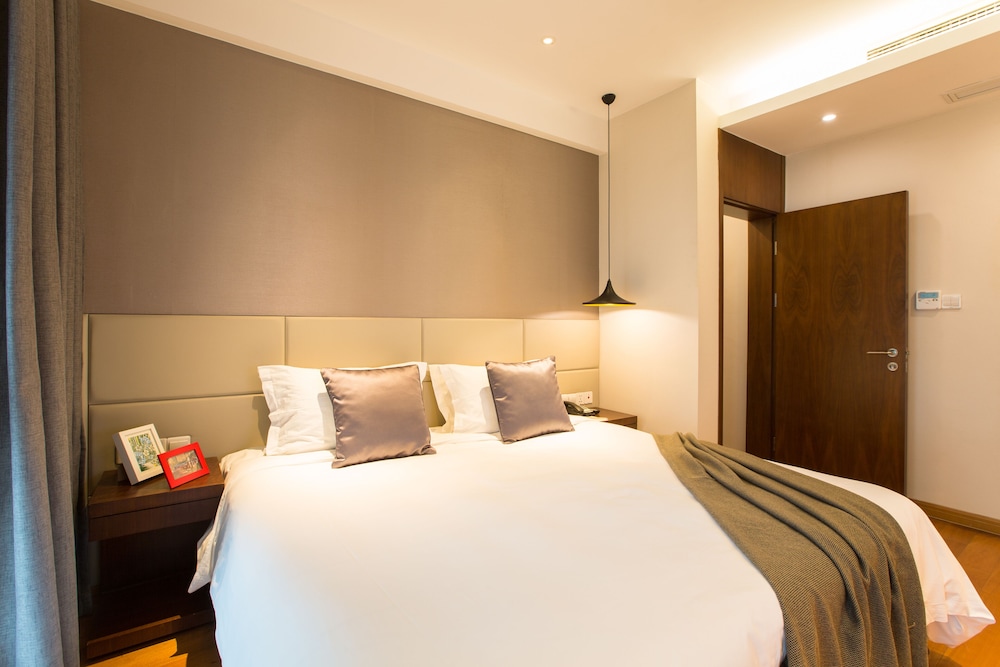1 BEDROOM, SUPERIOR, SUITE