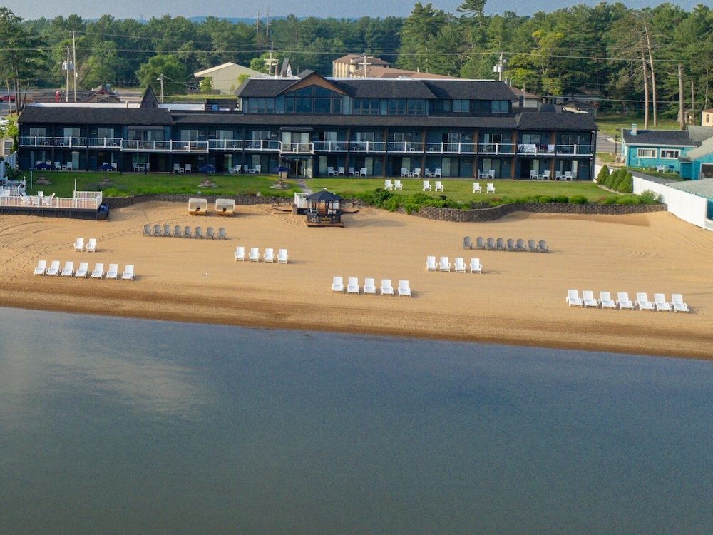 The Beach Haus Resort 4/50