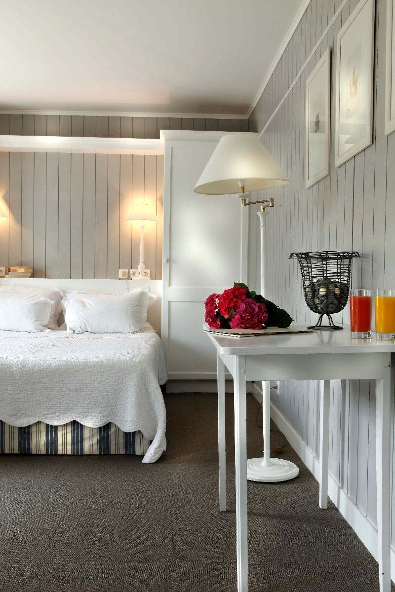 Standard, Single Bed, Church View