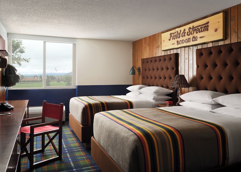 Field & Stream Lodge Bozeman 16/53