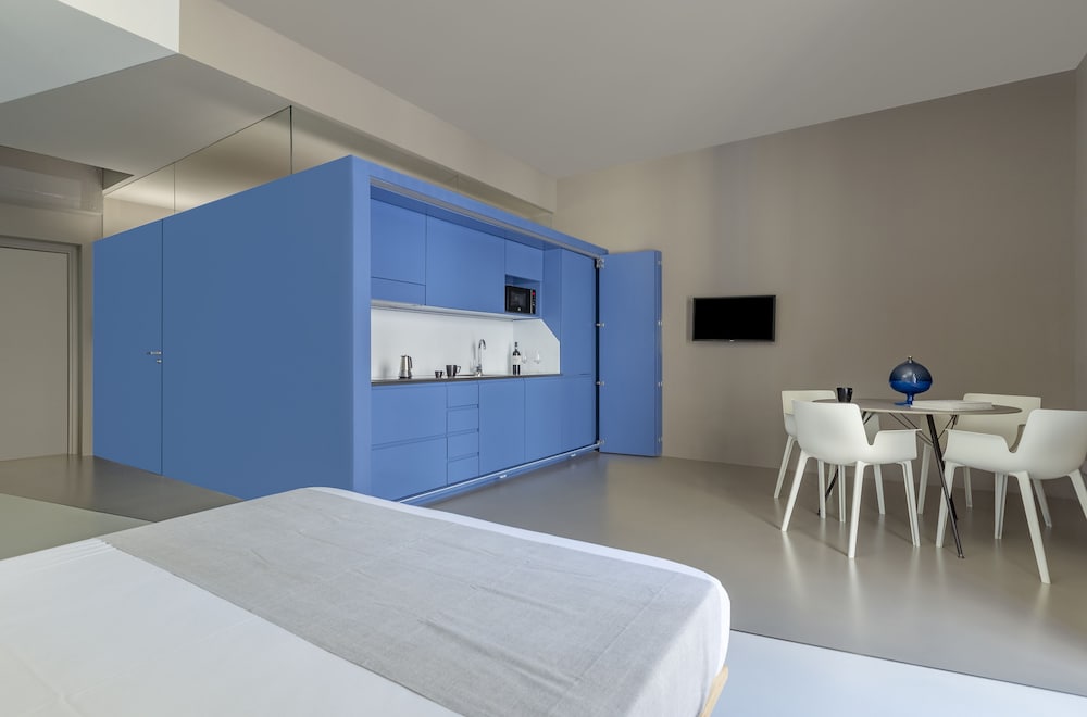 Five Place Design Suite & Apartments 29/58