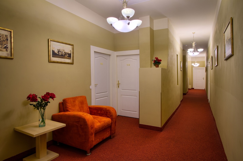 Taurus Hotel Prague 55/65