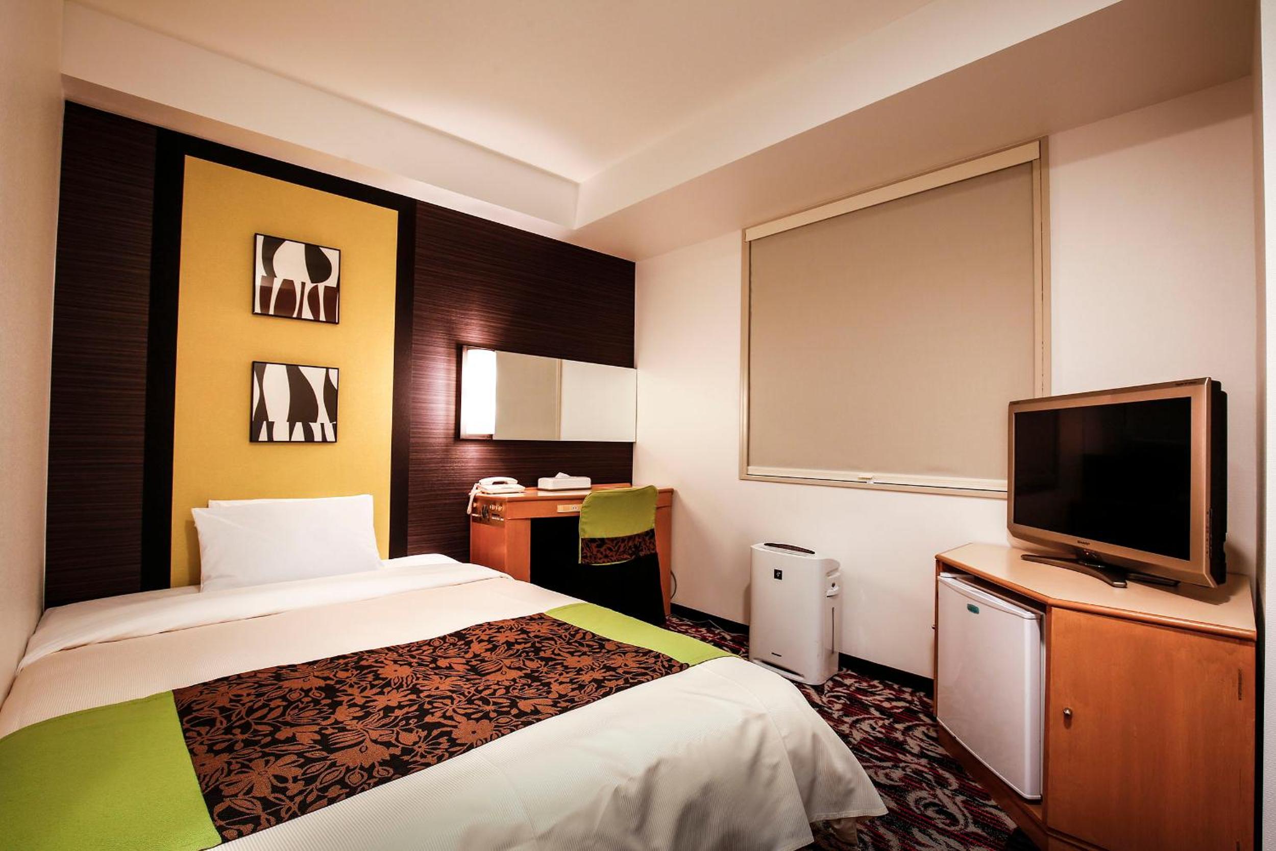 Semi Room, Moderate, Semi Double Bed, Smoking