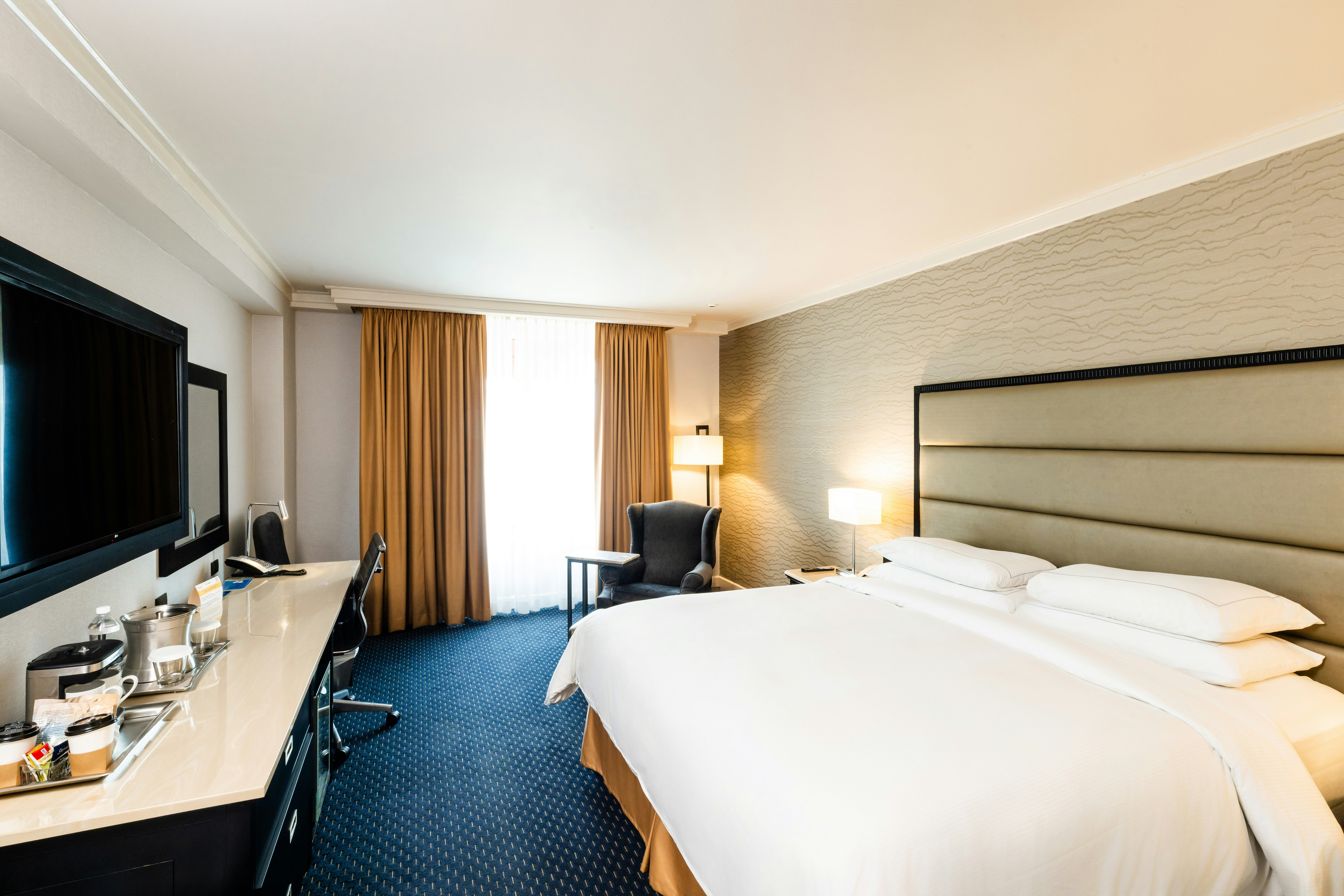 Room, King Bed, Executive Level