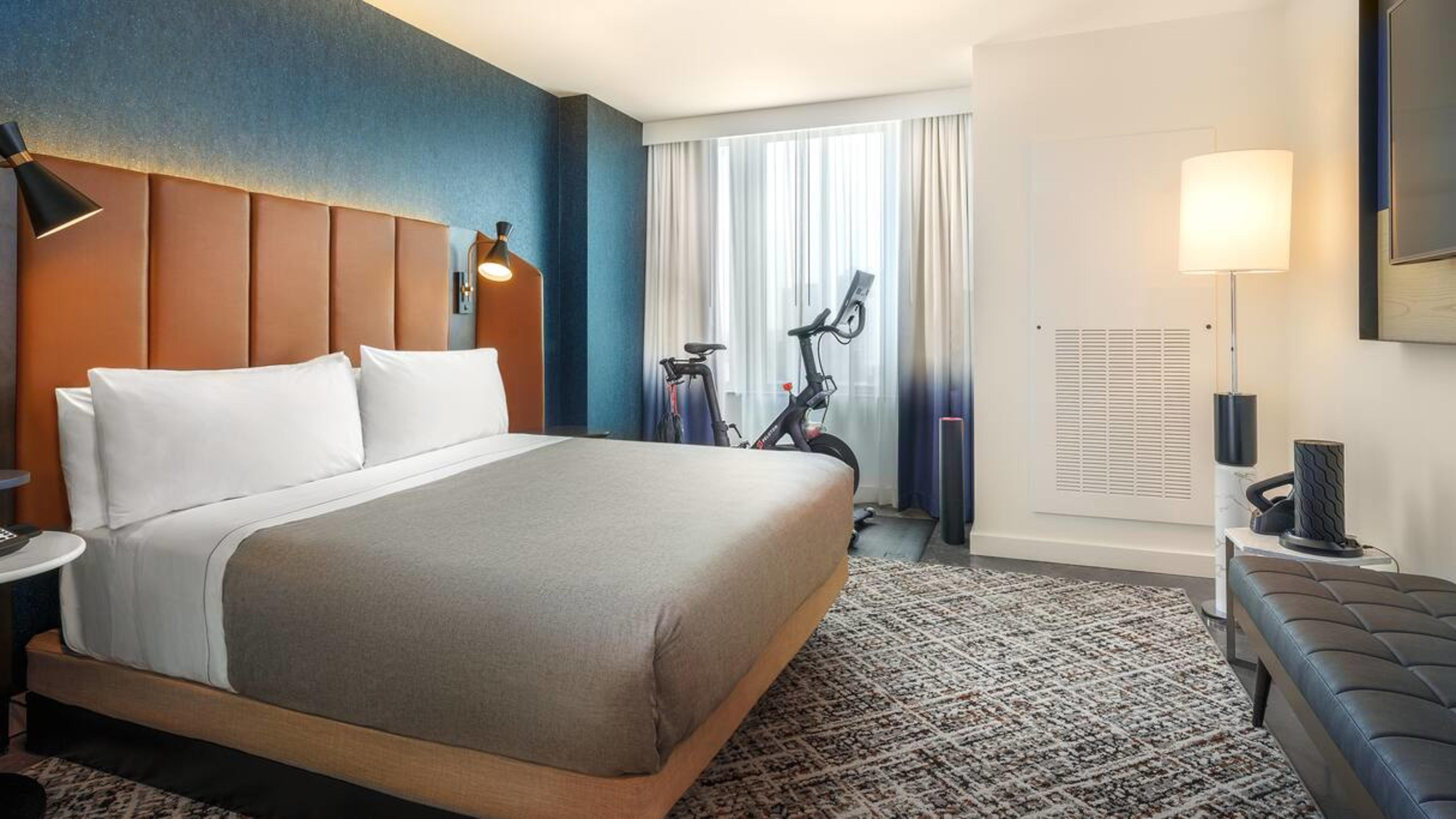 King Bed, Peloton