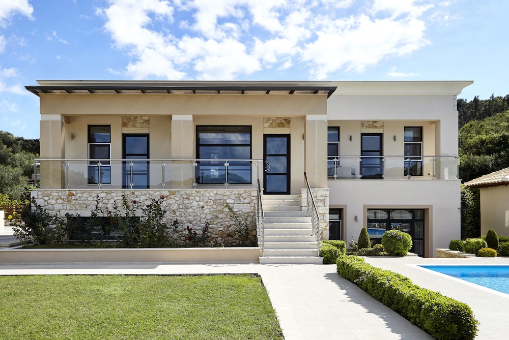 Karvouno Villas 2/50