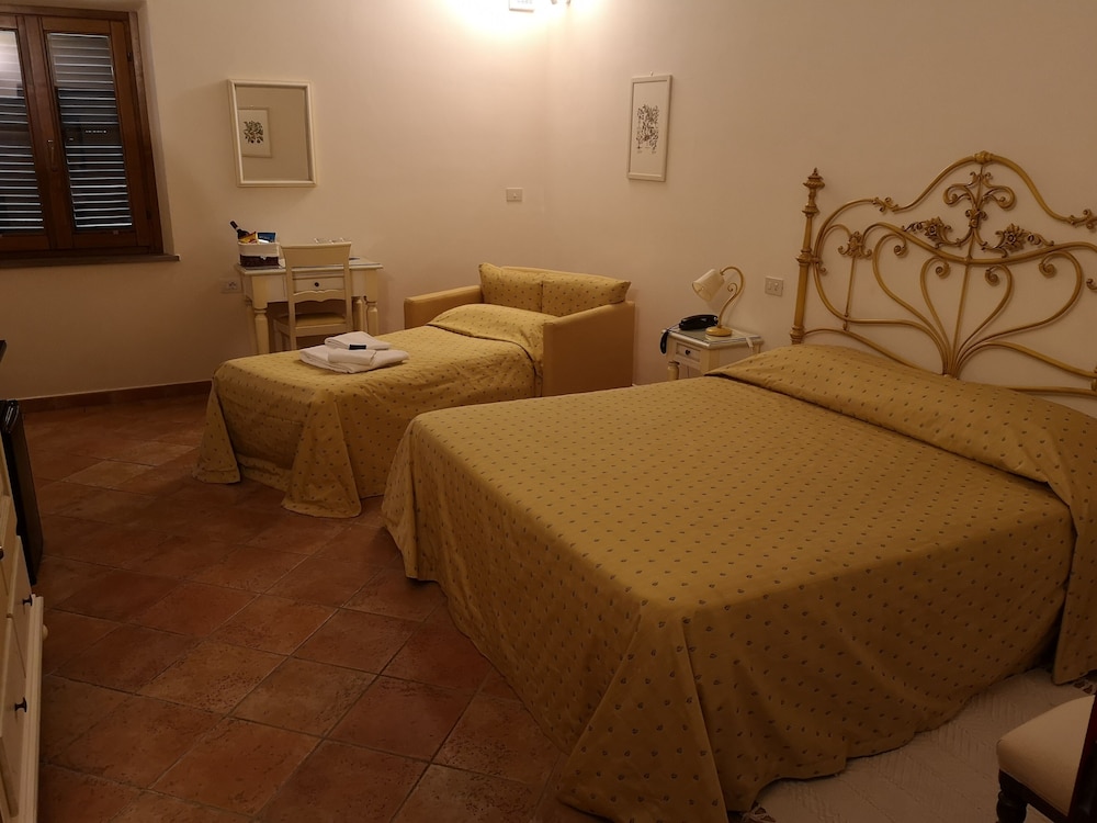 Il Casale Del Cotone And Rocca Degli Olivi 13/49