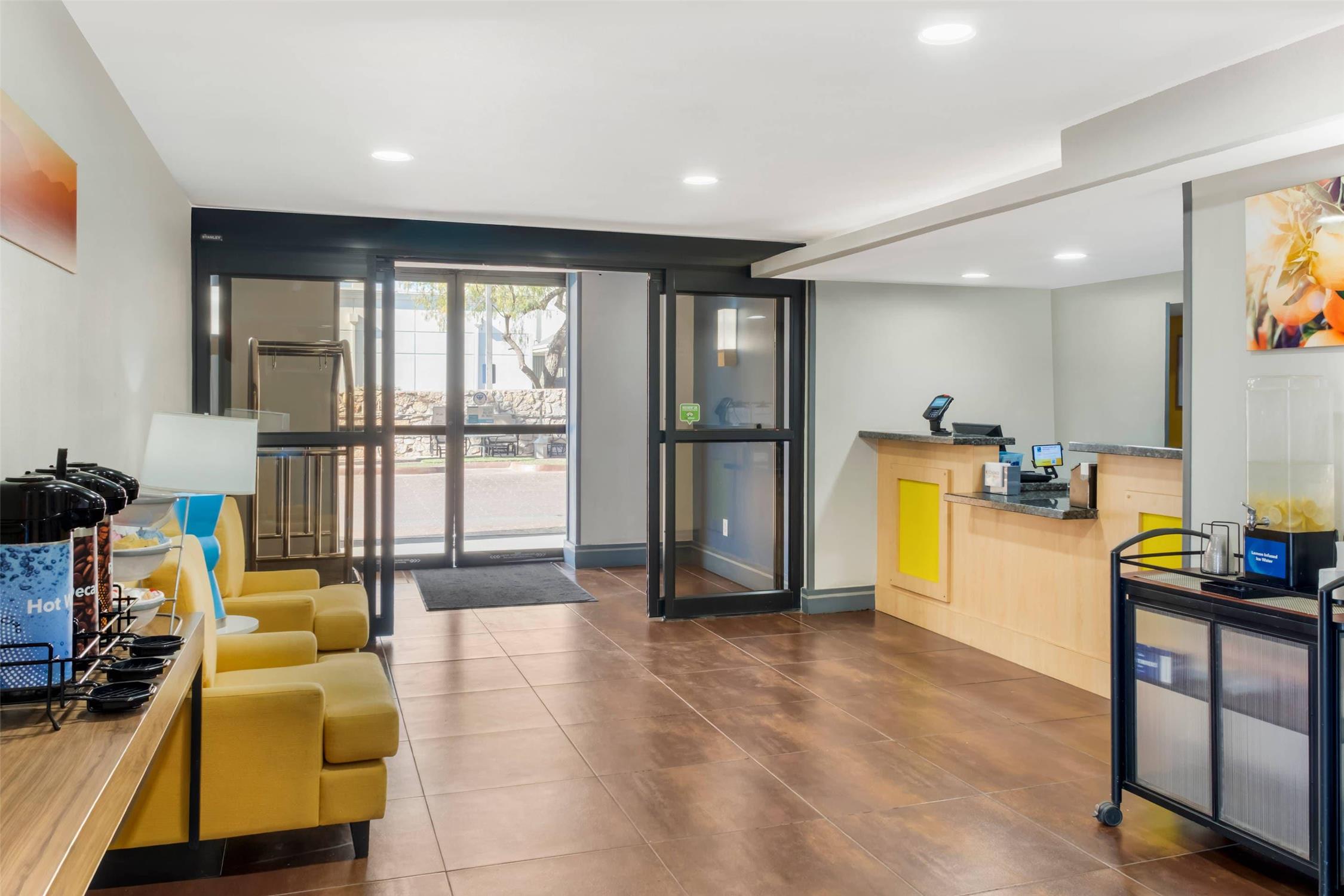 Comfort Inn & Suites El Paso I-10 Airport Area 21/45