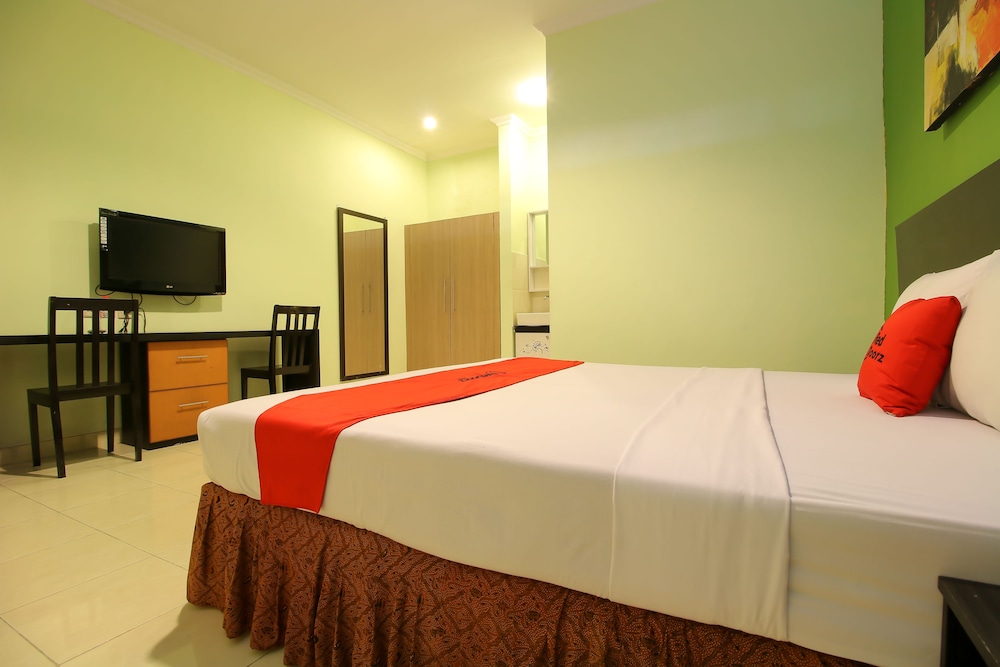 Reddoorz Plus Taman Siswa 2 14/63