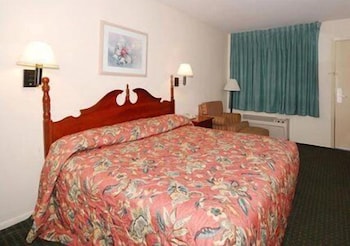 Econo Lodge Meridian 13/28