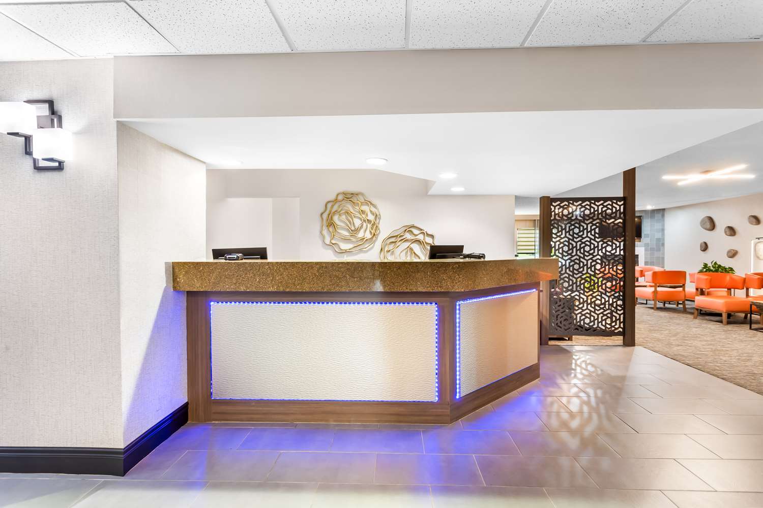 Best Western Oswego Hotel 1/10