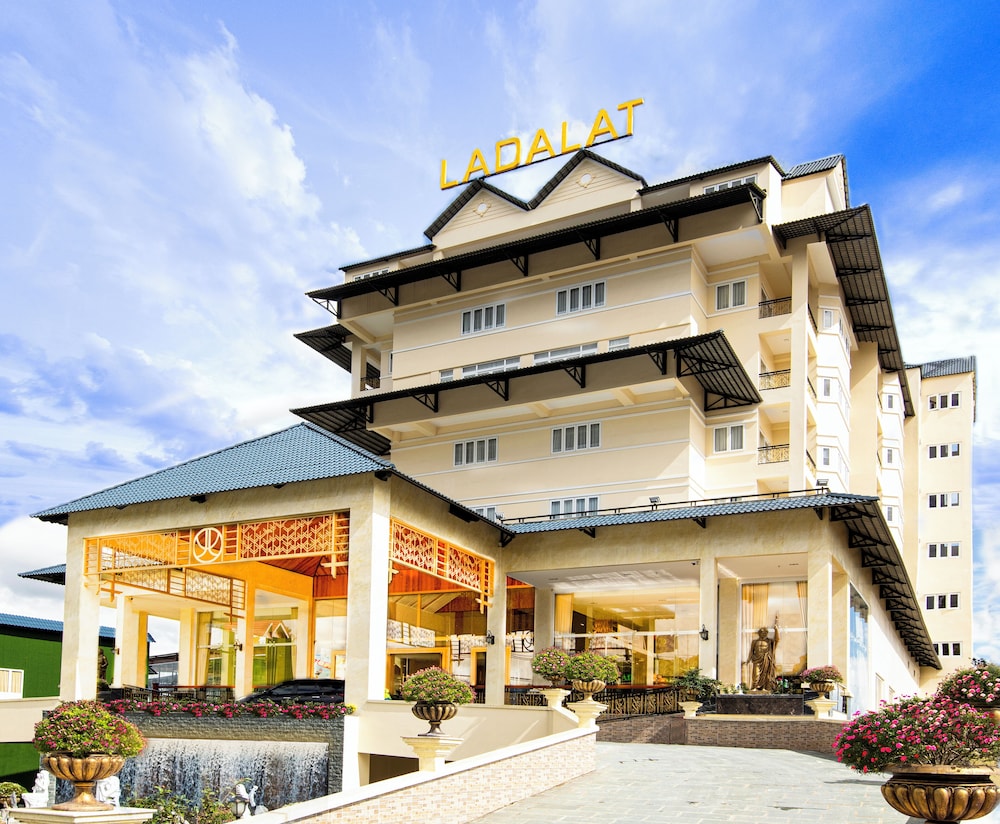 Ladalat Hotel 2/80