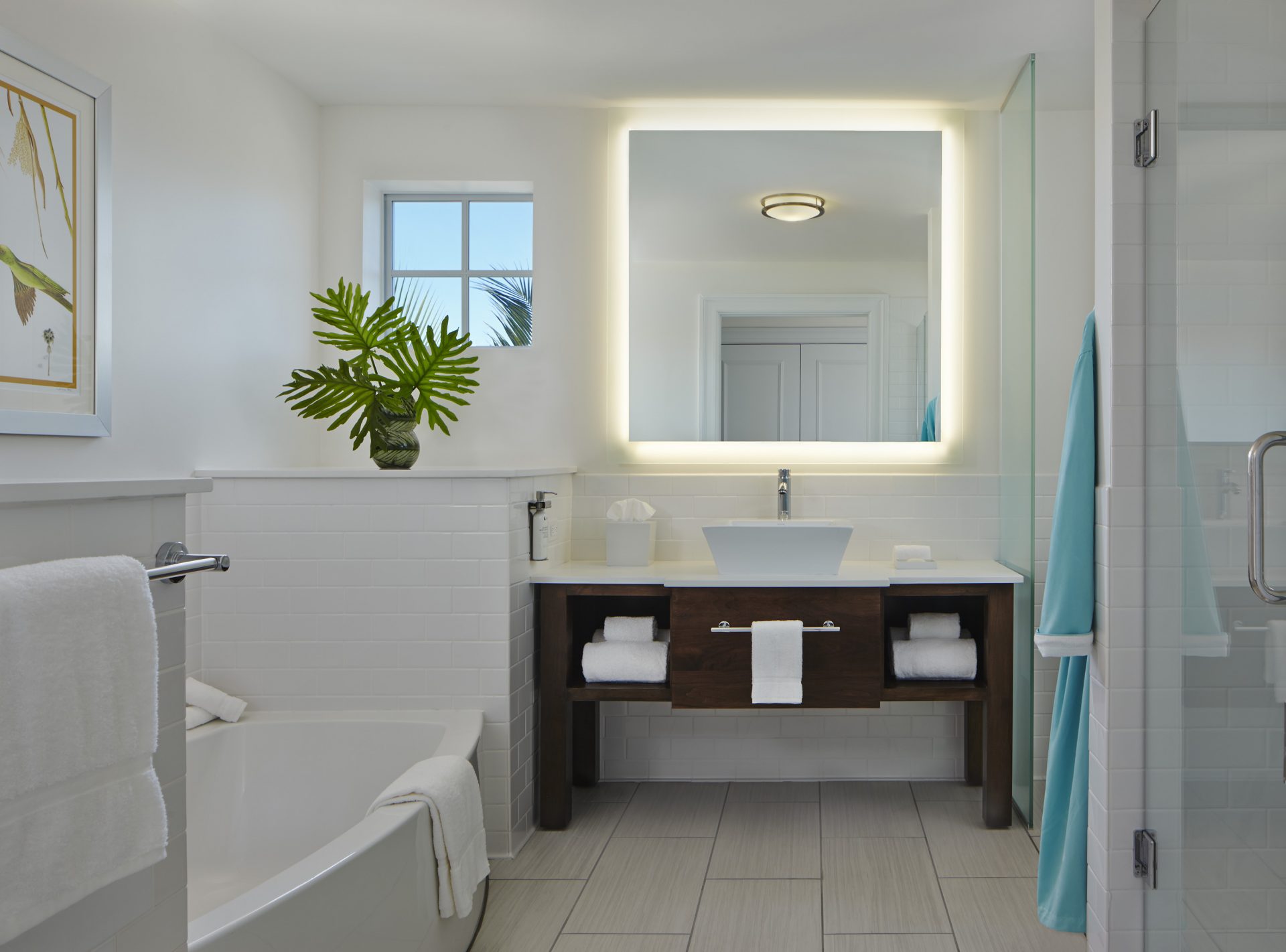 غرفة كلاسيكية بسرير مزدوج بشرفة، The Marker Waterfront Resort Key West 2/2