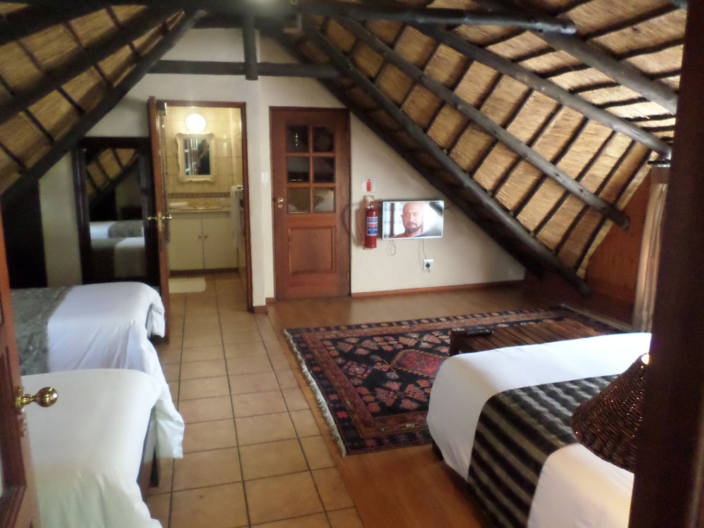 Foundry Guest Lodge 16/50