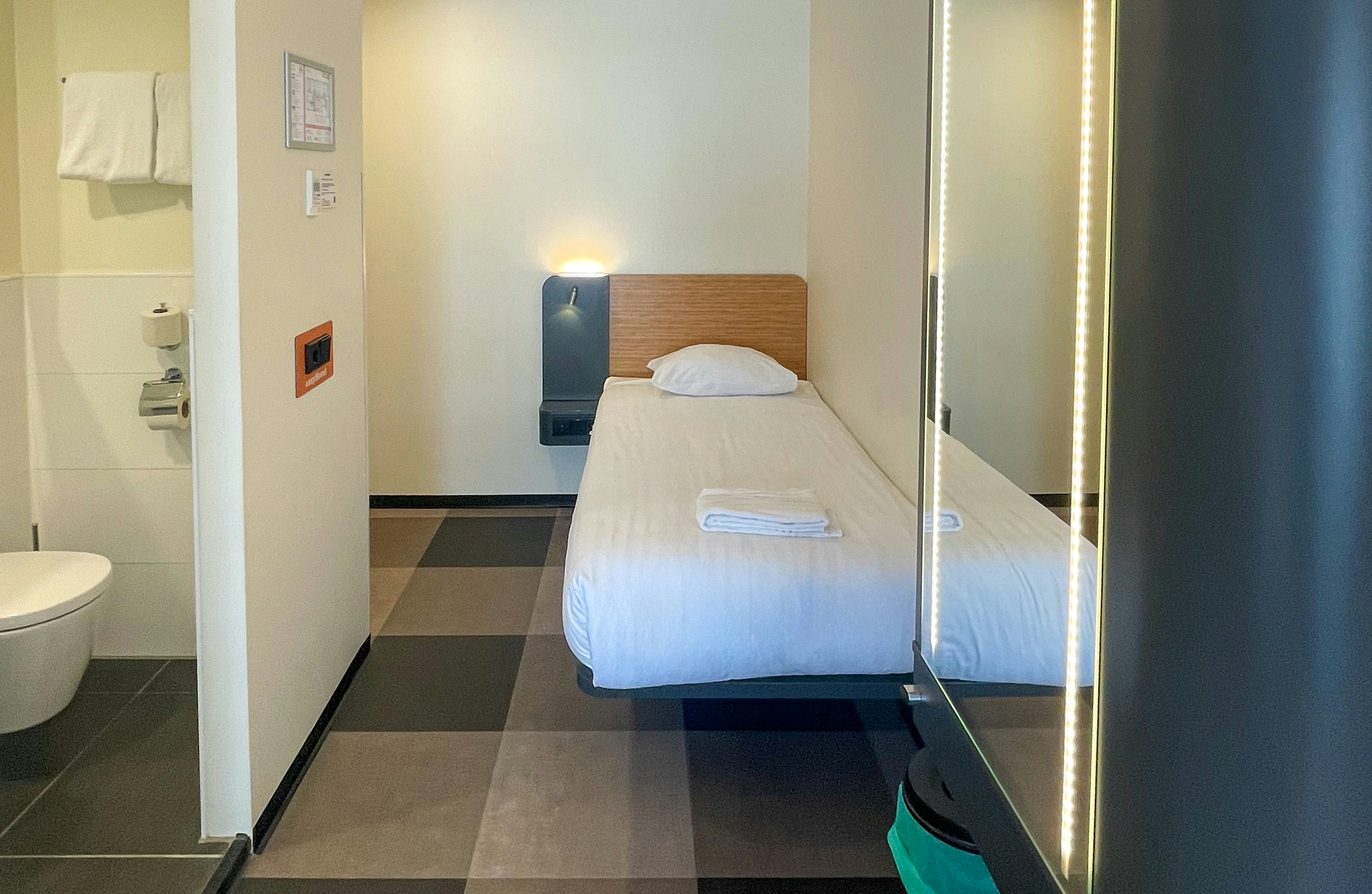 easyHotel The Hague Scheveningen Beach 63/65