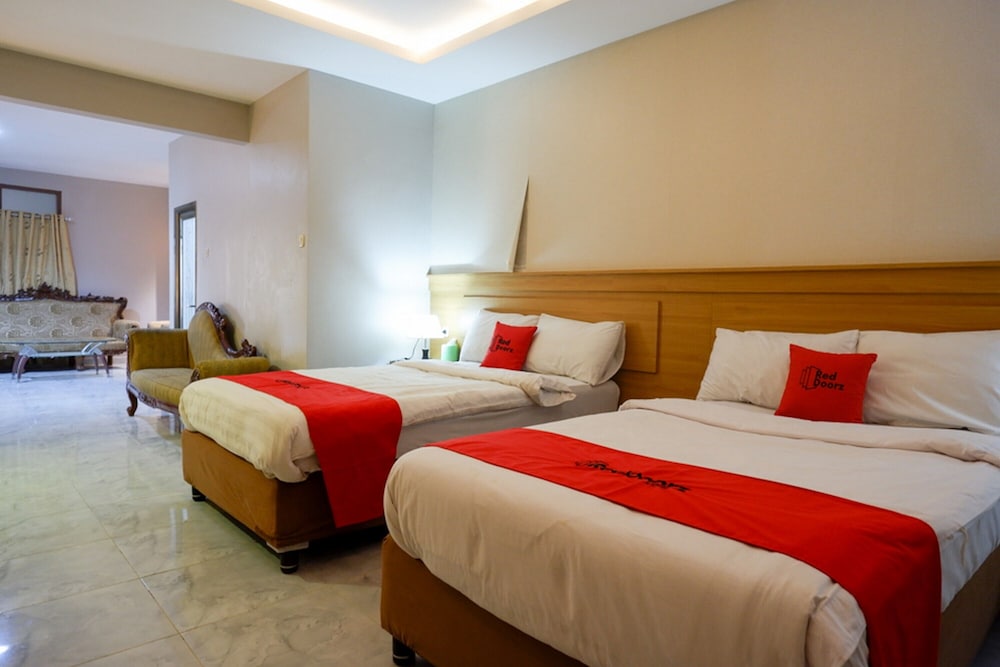 RedDoorz Plus @ Hotel Srikandi Kendari 11/50
