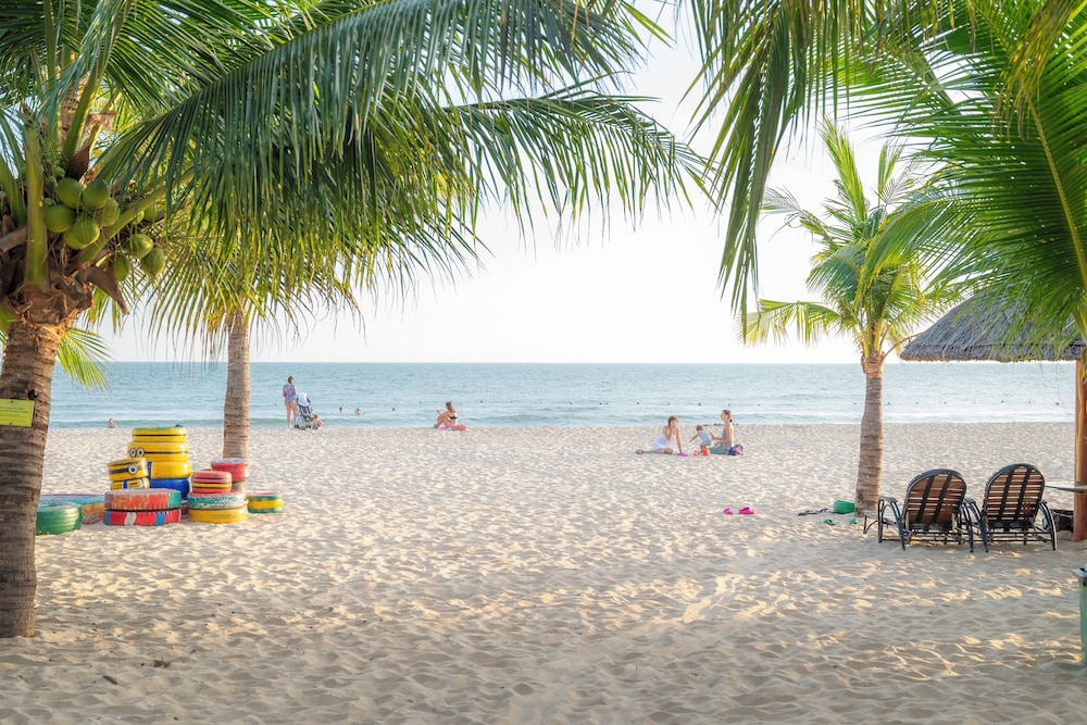 Sea Links Beach Hotel 42/47