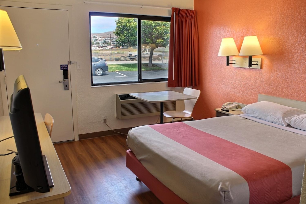 Motel6 Morro Bay, CA 30/63