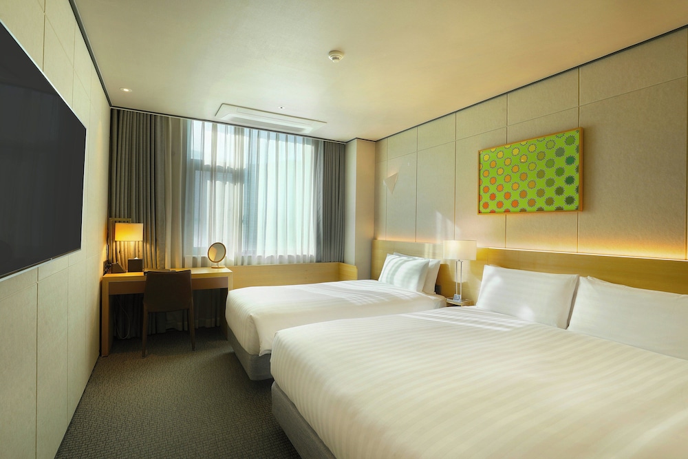 DELUXE, FAMILY, TWIN BEDS