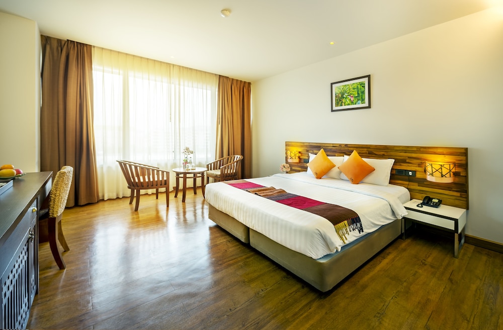 Buri Sriphu Hotel 13/66