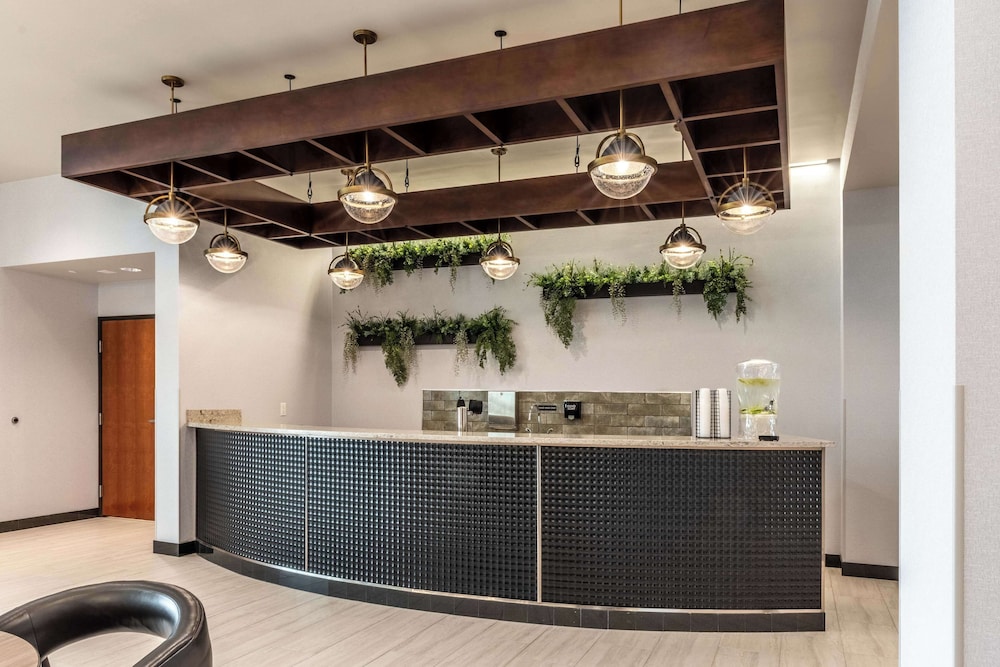 Drury Plaza Hotel College Station 4/50