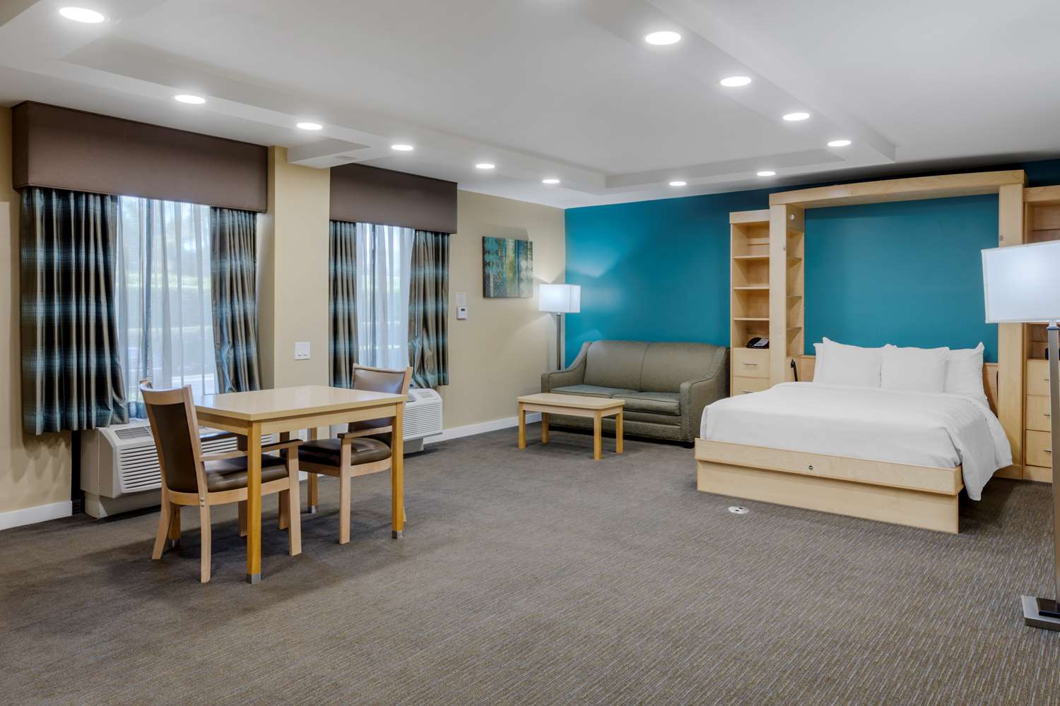 Best Western Plus South Coast Inn 22/72