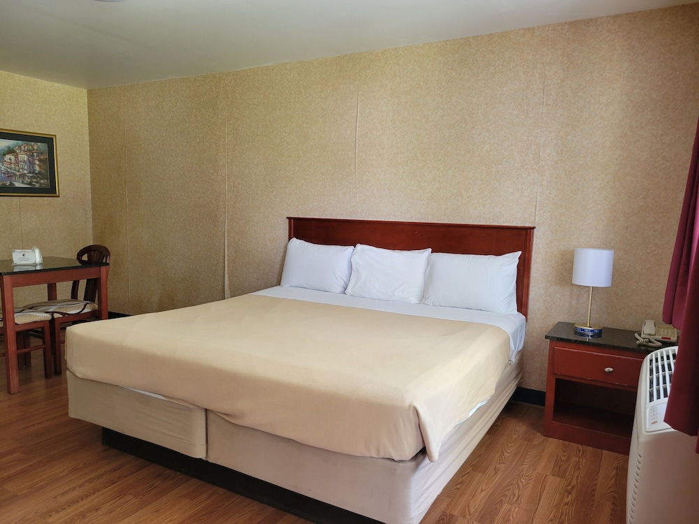 Atrium Inn 15/42