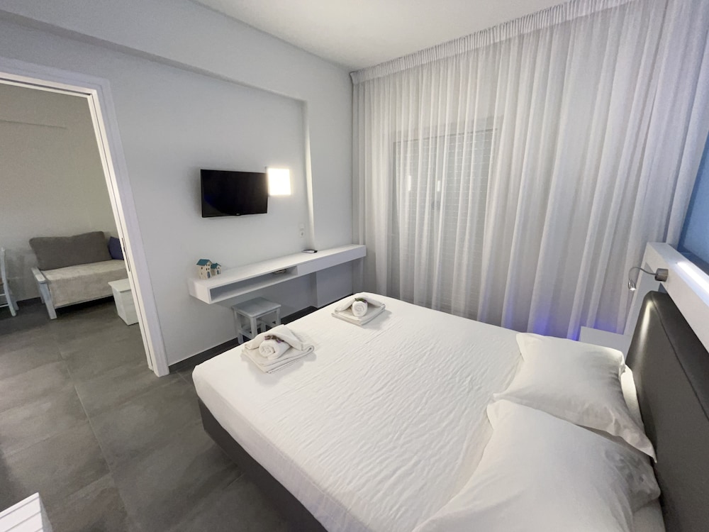 Niriides Hotel 17/47