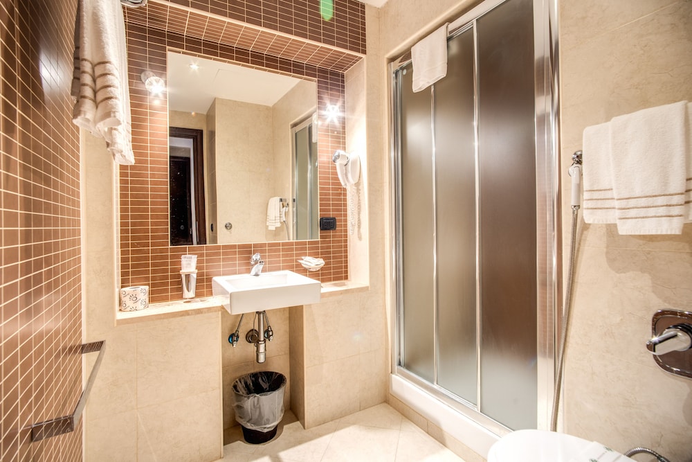 Everest Inn Rome 28/58
