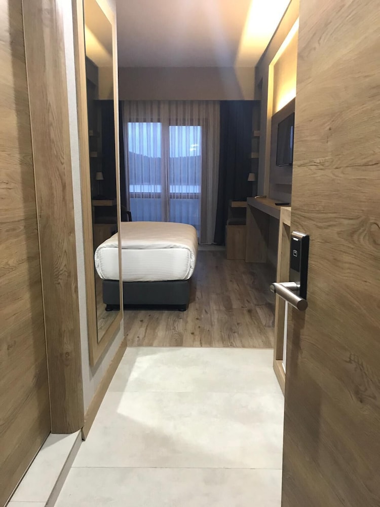 Nehir Hotel Kesan 26/46