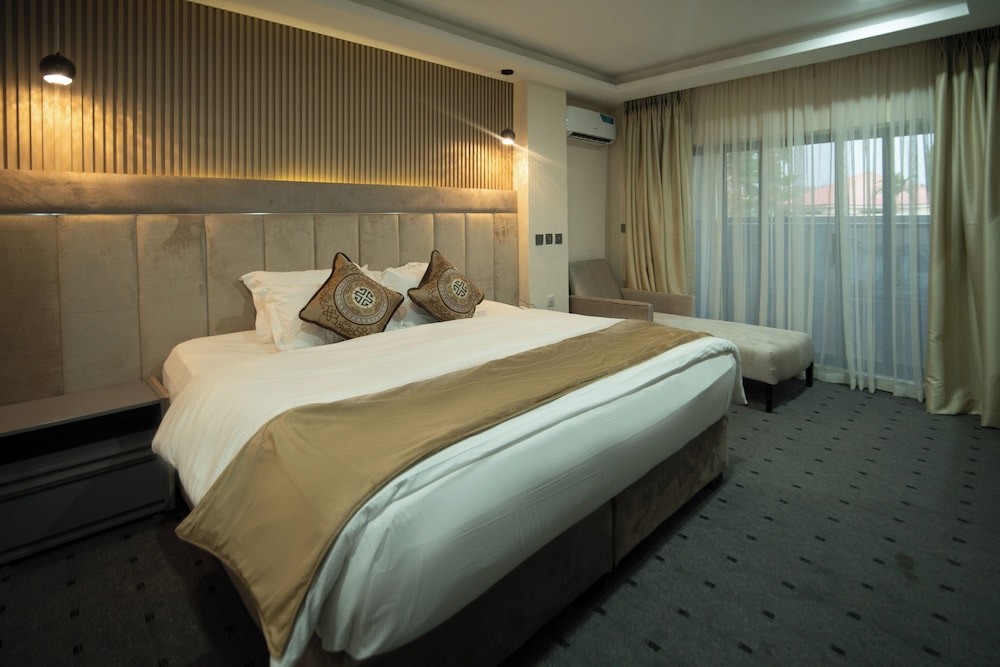Vynedresa Hotel 14/46