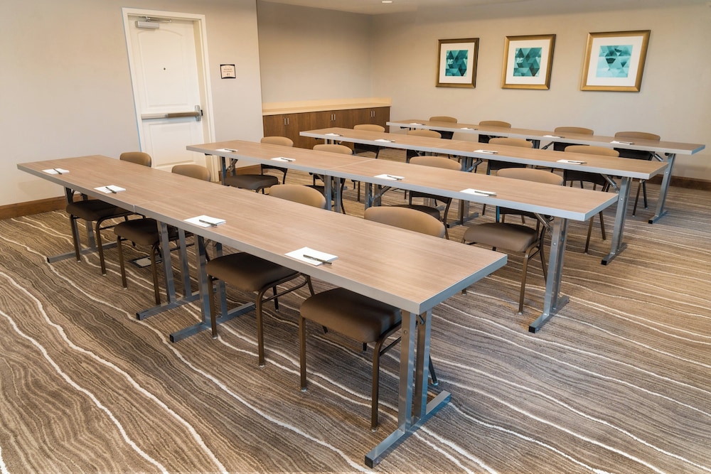 Staybridge Suites Coeur D Alene 39/44