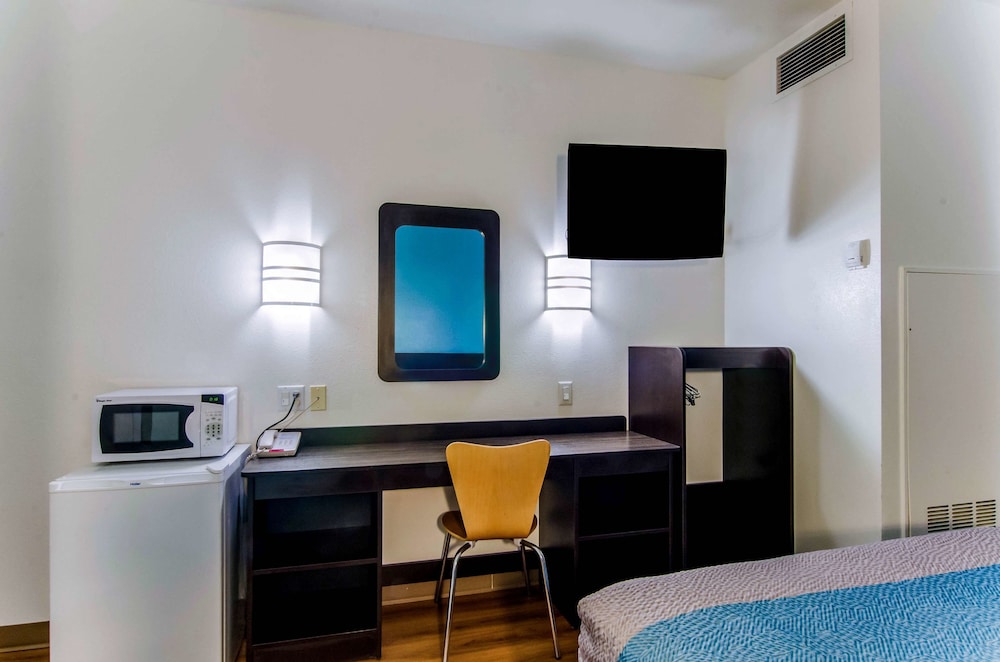 Motel6 Wheatland, WY 43/58