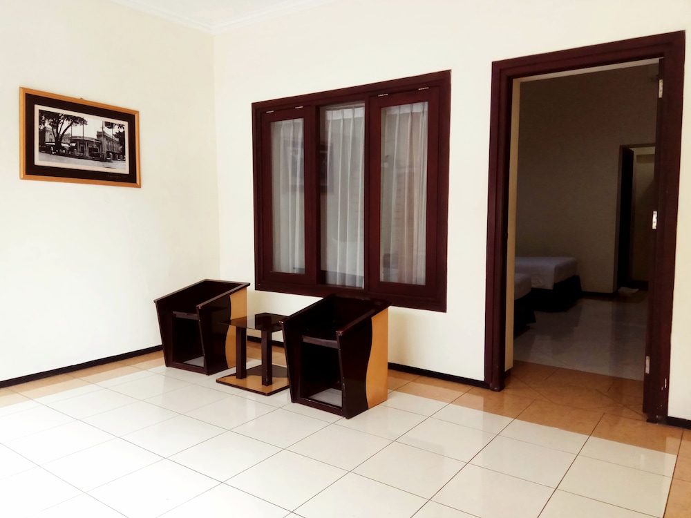 Hotel Pelangi Malang 40/58