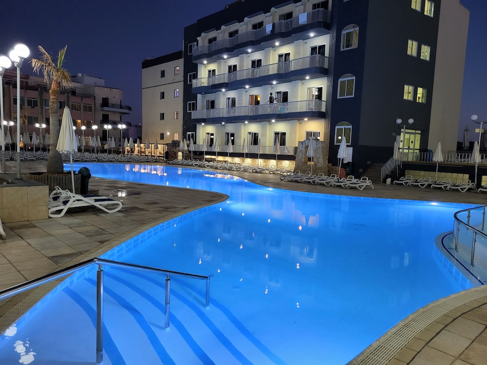 TOPAZ HOTEL 45/66