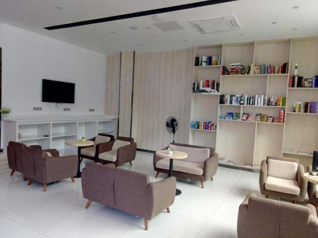 7 Days Premium (Shenzhen Dapeng New District Jiaochangwei) 31/36