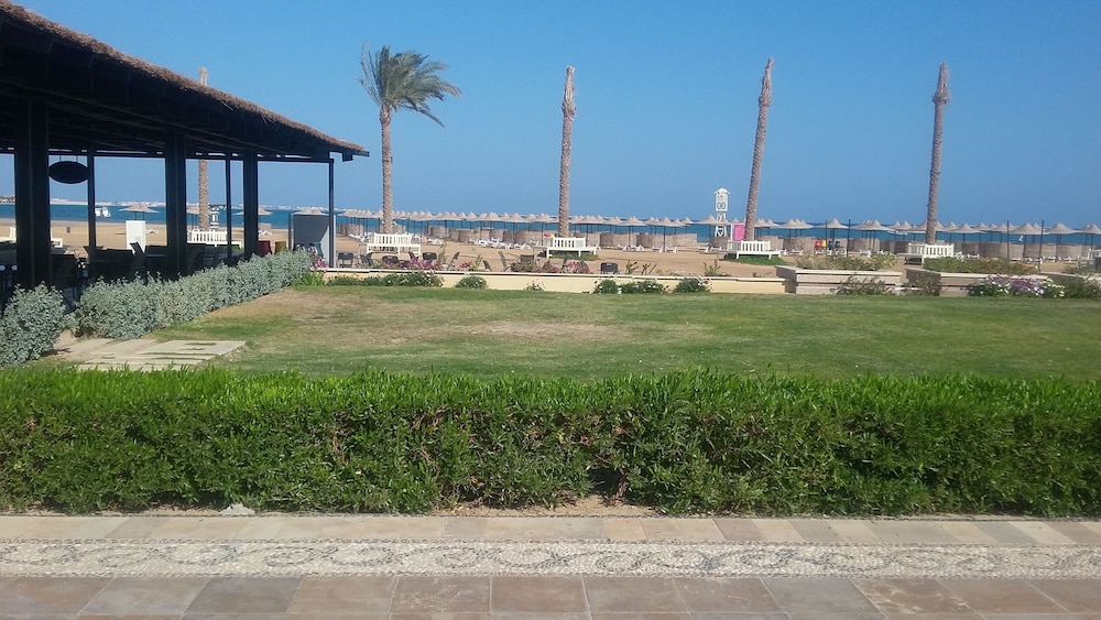 Movenpick Waterpark Resort and Spa Soma Bay 82/83