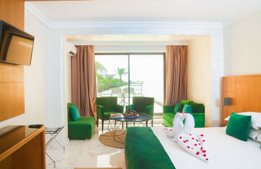 جناح جونيور بسرير كوين وسريرين منفصلين، Argana Hotel 4/10